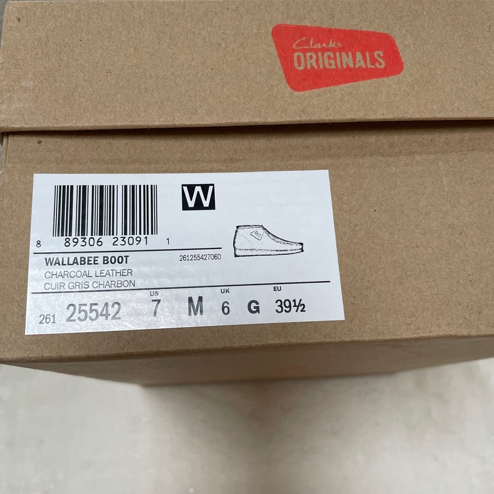 WM Size 8.5 Clark’s Wallabee Leather Boots. Color - Charcoal Leather